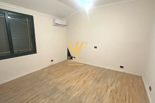 JEPET GODINE BIZNESI 456 M2 ME QERA TE RR. EDUARD MANO 3.500 EURO