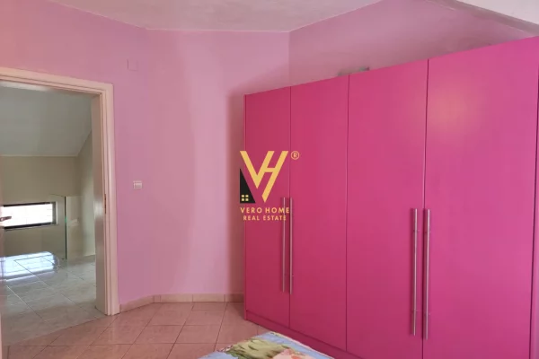 Shtepi me qera Vila Luksoze ne Tirane, 4+1, Mobilimi E mobiluar, Pagesa 1,700  Euro.