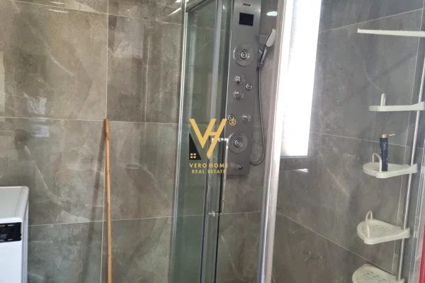 Shtepi me qera Vila Luksoze ne Tirane, 4+1, Mobilimi E mobiluar, Pagesa 1,700  Euro.