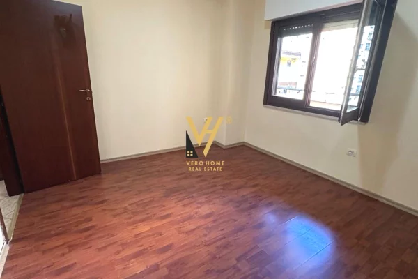 Shtepi me qera 2+1 ne Tirane - 70,000 Leke