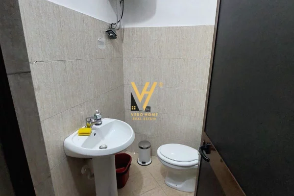 Business Property for Rent 1+1 in Tirana - 40,000 Leke