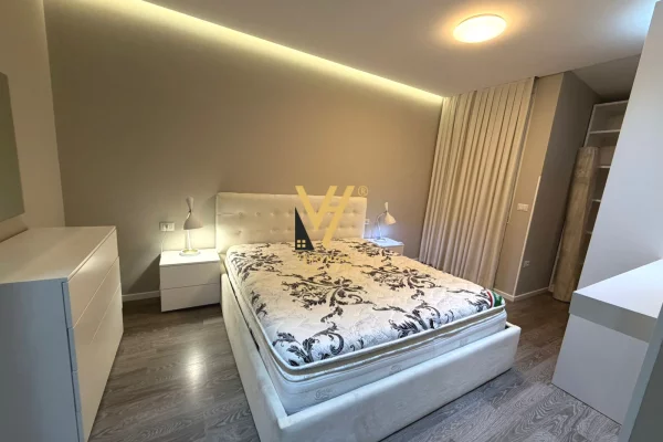 Shtepi me qera Apartament ne Tirane, 3+1, Mobilimi E mobiluar, Pagesa 1,300  Euro.