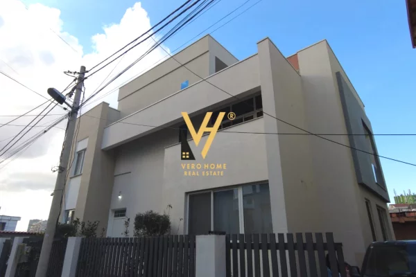 Shtepi ne shitje 7+1 ne Tirane - 900,000 Euro