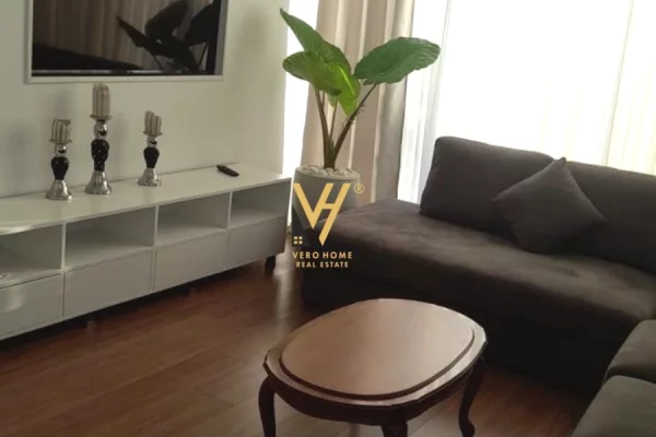 Shtepi ne shitje 7+1 ne Tirane - 900,000 Euro