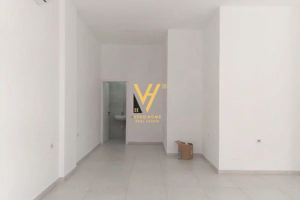 Business Property for Rent 1+1 in Tirana - 50,000 Leke