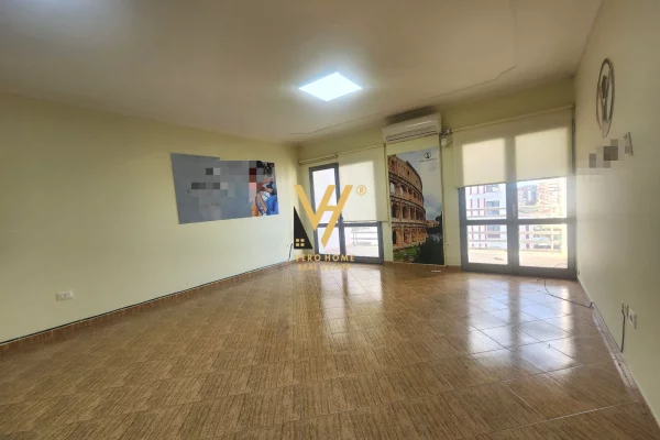 Business Property for Rent 3+1 in Tirana - 800 Euro