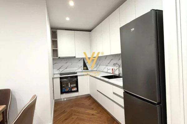 Shtepi me qera 2+1 ne Tirane - 1,600 Euro