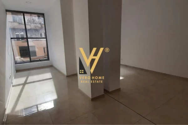 Ambient biznesi me qera 3+1 ne Tirane - 50,000 Leke