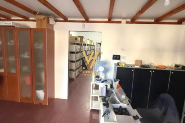 Ambient biznesi me qera 1+1 ne Tirane - 70,000 Leke