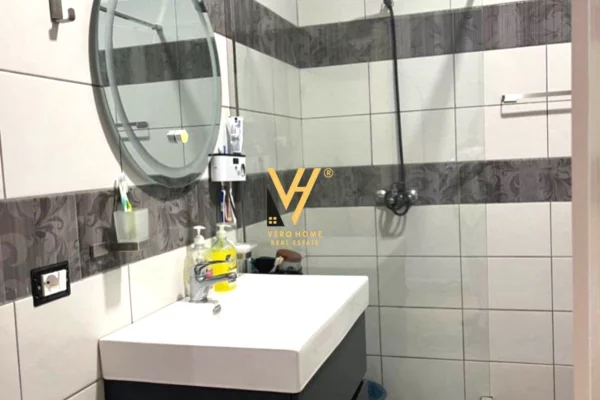 Shtepi me qera Apartament ne Tirane, 2+1, Mobilimi E mobiluar, Pagesa 85,000  Leke.