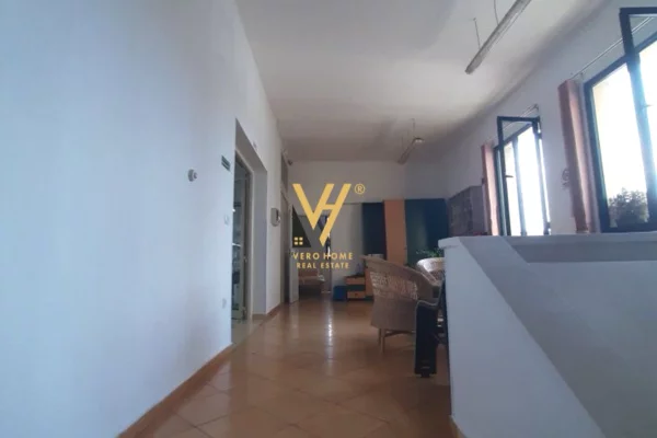 Ambient biznesi me qera 1+1 ne Tirane - 4,700 Euro