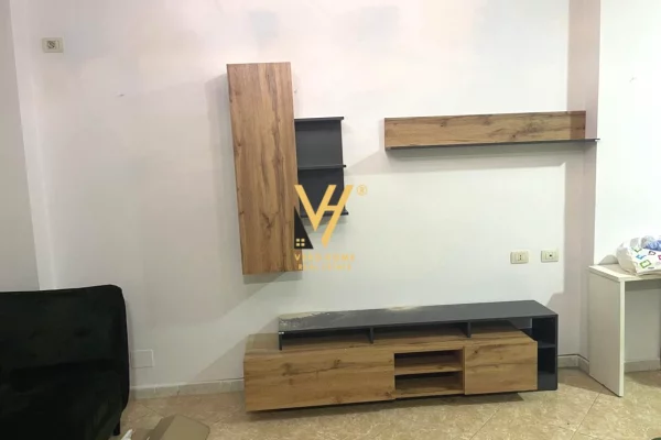 Shtepi me qera 2+1 ne Tirane - 75,000 Leke