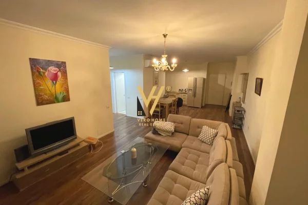 Shtepi me qera 2+1 ne Tirane - 1,000 Euro