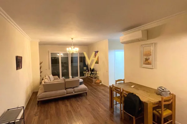 Shtepi me qera Apartament ne Tirane, 2+1, Mobilimi E mobiluar, Pagesa 1,000  Euro.