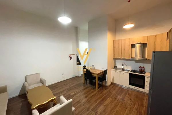 Shtepi me qera Apartament ne Tirane, 2+1, Mobilimi E mobiluar, Pagesa 1,000  Euro.