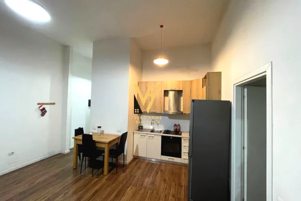 Shtepi me qera 2+1 ne Tirane - 900 Euro