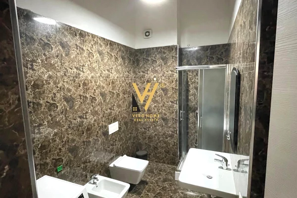 Shtepi me qera Apartament ne Tirane, 2+1, Mobilimi E mobiluar, Pagesa 900  Euro.