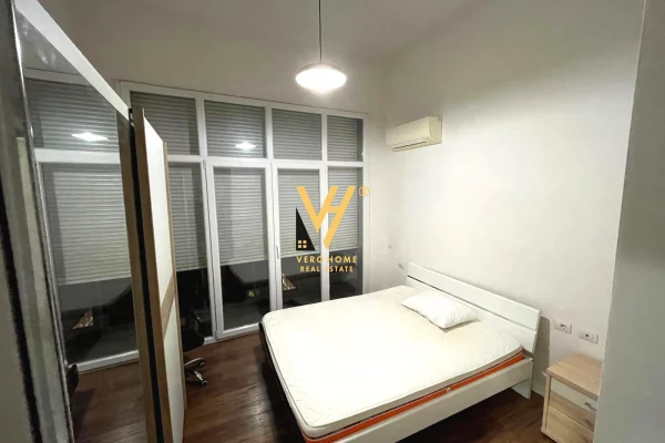 Shtepi me qera Apartament ne Tirane, 2+1, Mobilimi E mobiluar, Pagesa 900  Euro.