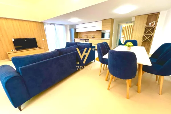 Shtepi me qera 3+1 ne Tirane - 1,400 Euro