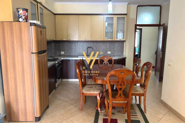 Shtepi me qera 2+1 ne Tirane - 47,000 Leke