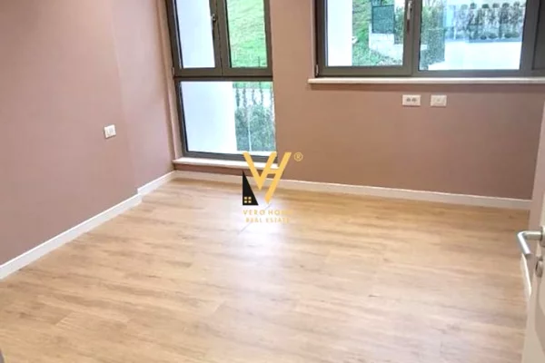 Shtepi me qera Vila Luksoze ne Tirane, 4+1, Mobilimi Bosh, pa mobiluar, Pagesa 250,000  Leke.