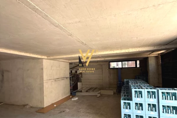 Ambient biznesi me qera 4+1 ne Tirane - 50,000 Leke