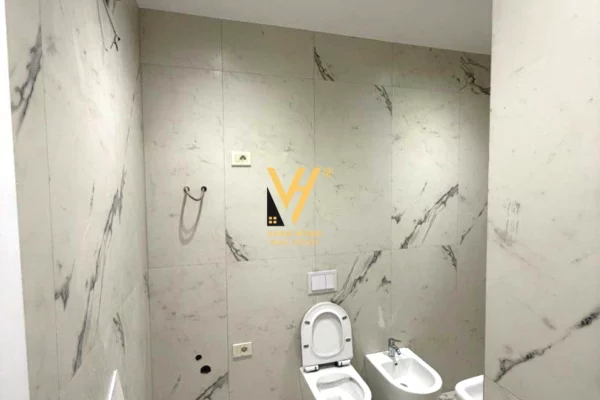 Ambient biznesi me qera 3+1 ne Tirane - 700 Euro