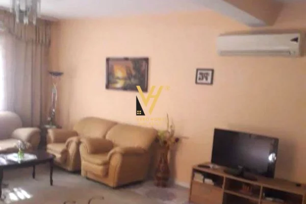 Shtepi me qera Vila Luksoze ne Tirane, 6+1, Mobilimi E mobiluar, Pagesa 2,000  Euro.