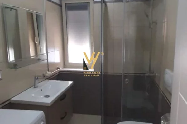 Ambient biznesi me qera 3+1 ne Tirane - 500 Euro