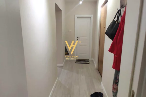 Ambient biznesi me qera 3+1 ne Tirane - 800 Euro