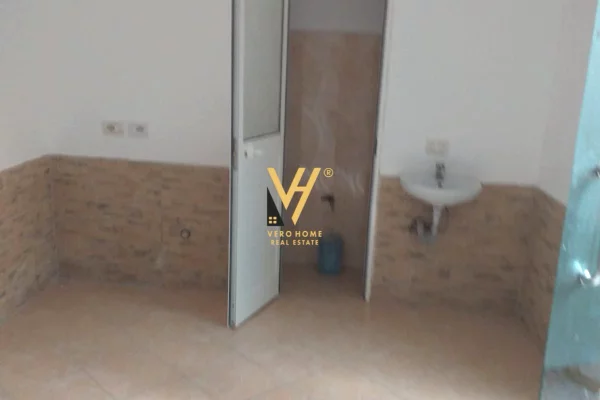 Ambient biznesi me qera 1+1 ne Tirane - 250 Euro