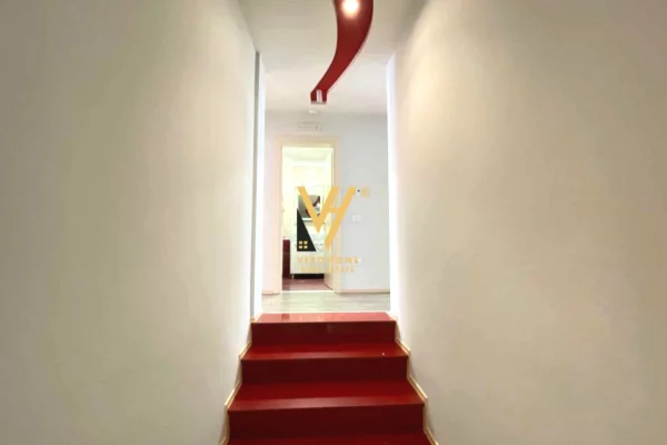 Shtepi ne shitje Apartament ne Tirane, 4+1, Mobilimi E mobiluar, Pagesa 432,600  Euro.