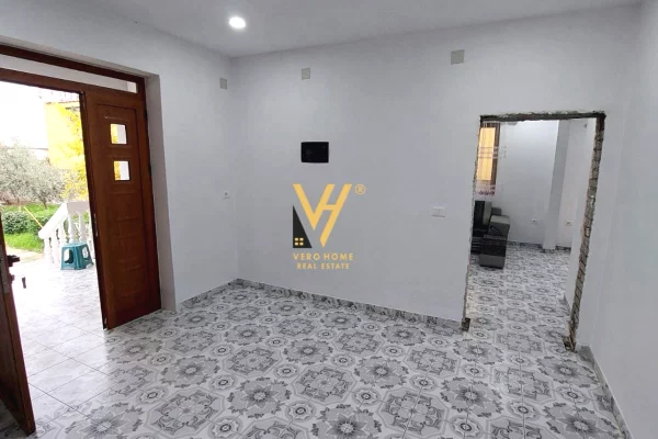 Shtepi me qera Shtepi Private ne Tirane, 2+1, Mobilimi Pjeserisht e mobiluar, Pagesa 60,000  Leke.