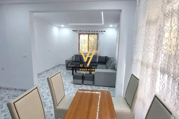 Shtepi me qera Shtepi Private ne Tirane, 2+1, Mobilimi Pjeserisht e mobiluar, Pagesa 60,000  Leke.