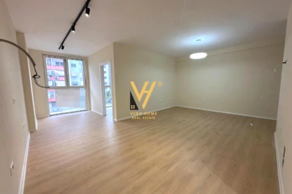 Ambient biznesi me qera 3+1 ne Tirane - 550 Euro