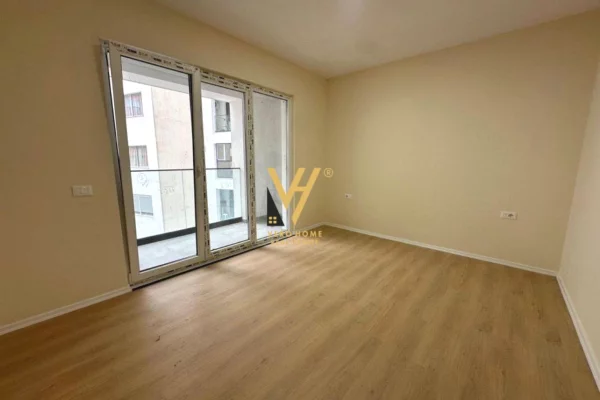 Ambient biznesi me qera 3+1 ne Tirane - 550 Euro