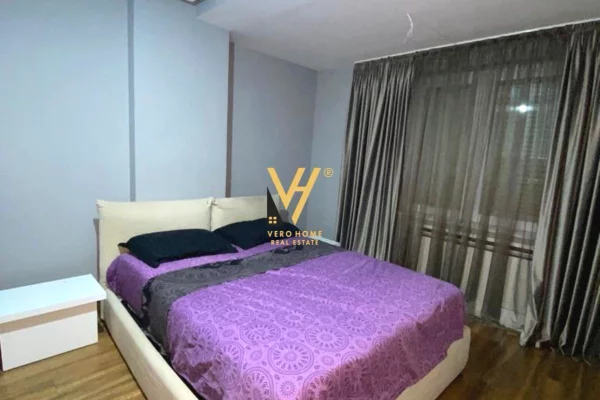 Shtepi me qera Apartament ne Tirane, 3+1, Mobilimi E mobiluar, Pagesa 2,500  Euro.