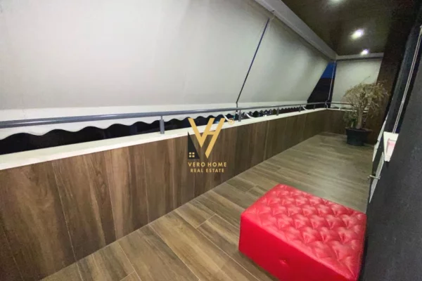 Shtepi me qera Apartament ne Tirane, 3+1, Mobilimi E mobiluar, Pagesa 2,500  Euro.