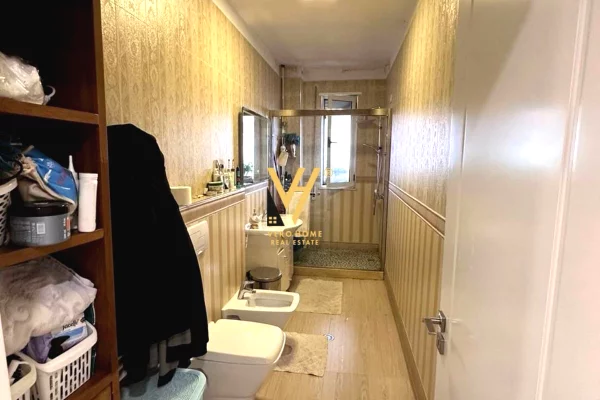 Shtepi ne shitje Apartament ne Tirane, 3+1, Mobilimi E mobiluar, Pagesa 22,000,000  Leke.