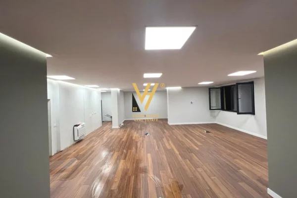 Ambient biznesi ne shitje 3+1 ne Tirane - 430,000 Euro