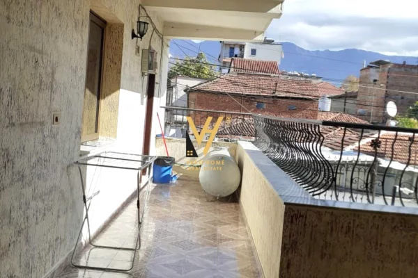 Shtepi me qera 2+1 ne Tirane - 40,000 Leke