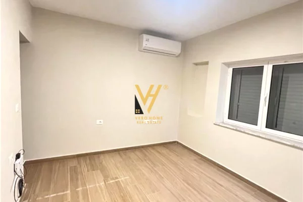 Ambient biznesi me qera 3+1 ne Tirane - 600 Euro