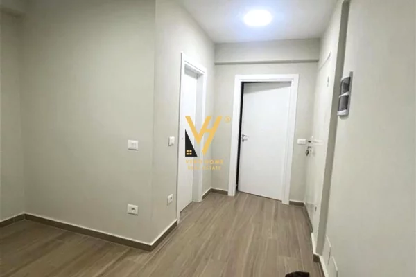 Ambient biznesi me qera 3+1 ne Tirane - 600 Euro