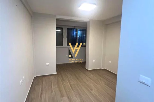 Ambient biznesi me qera 3+1 ne Tirane - 600 Euro