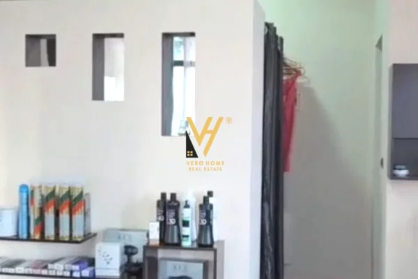 Ambient biznesi me qera 3+1 ne Tirane - 65,000 Leke