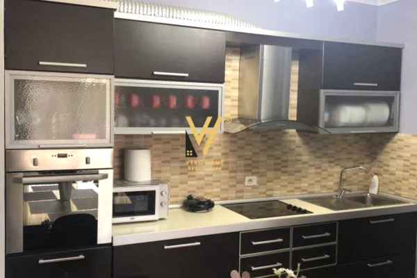 Shtepi ne shitje Apartament ne Tirane, 2+1, Mobilimi E mobiluar, Pagesa 150,000  Euro.