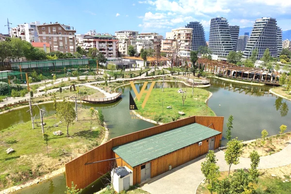 Ambiente Commerciale in Affitto 3+1 a Tirana - 500 Euro