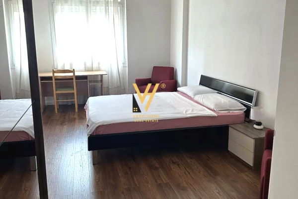 Shtepi me qera 2+1 ne Tirane - 750 Euro