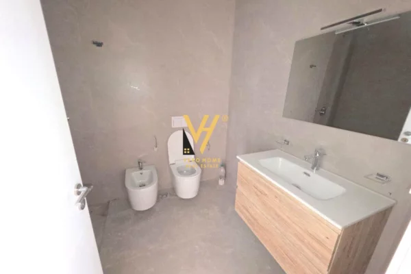 Shtepi me qera Apartament ne Tirane, 2+1, Mobilimi Bosh, pa mobiluar, Pagesa 1,100  Euro.