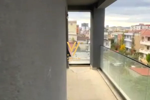 Ambient biznesi me qera 3+1 ne Tirane - 500 Euro